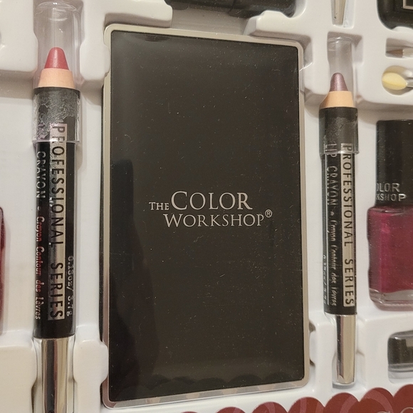 New Color Workshop Color Expressions Makeup 38+ Variety Kit Gift Set - Picture 8 of 11